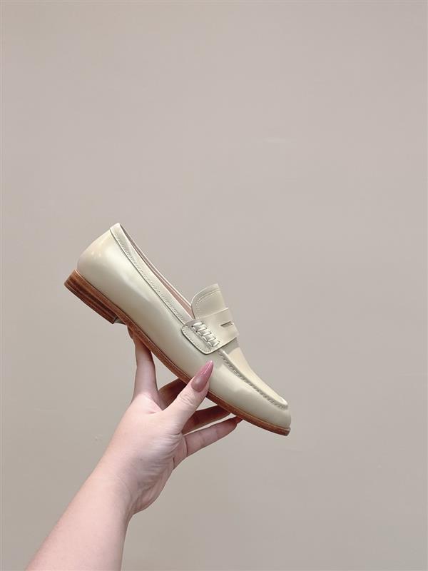 2025112812728713 310